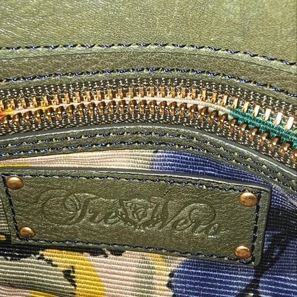 Tre‎ Vero Leather Studded Olive Green Outer Zip Pocket Clutch - Picture 4 of 9